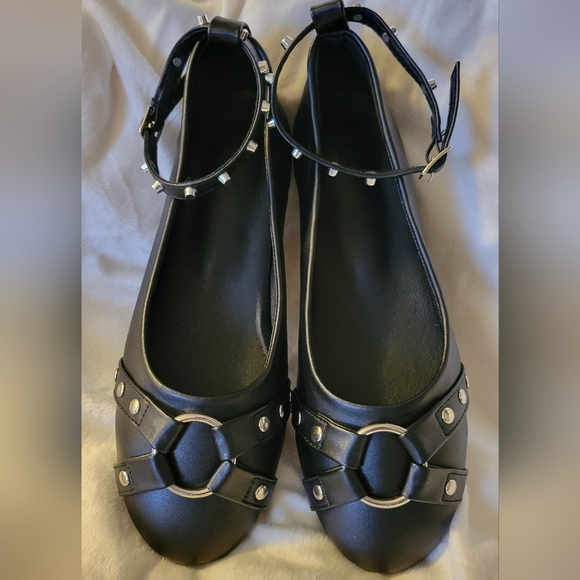 New studded strap, buckle around the ankle, ballet flats, from Shein - Picture 2 of 10